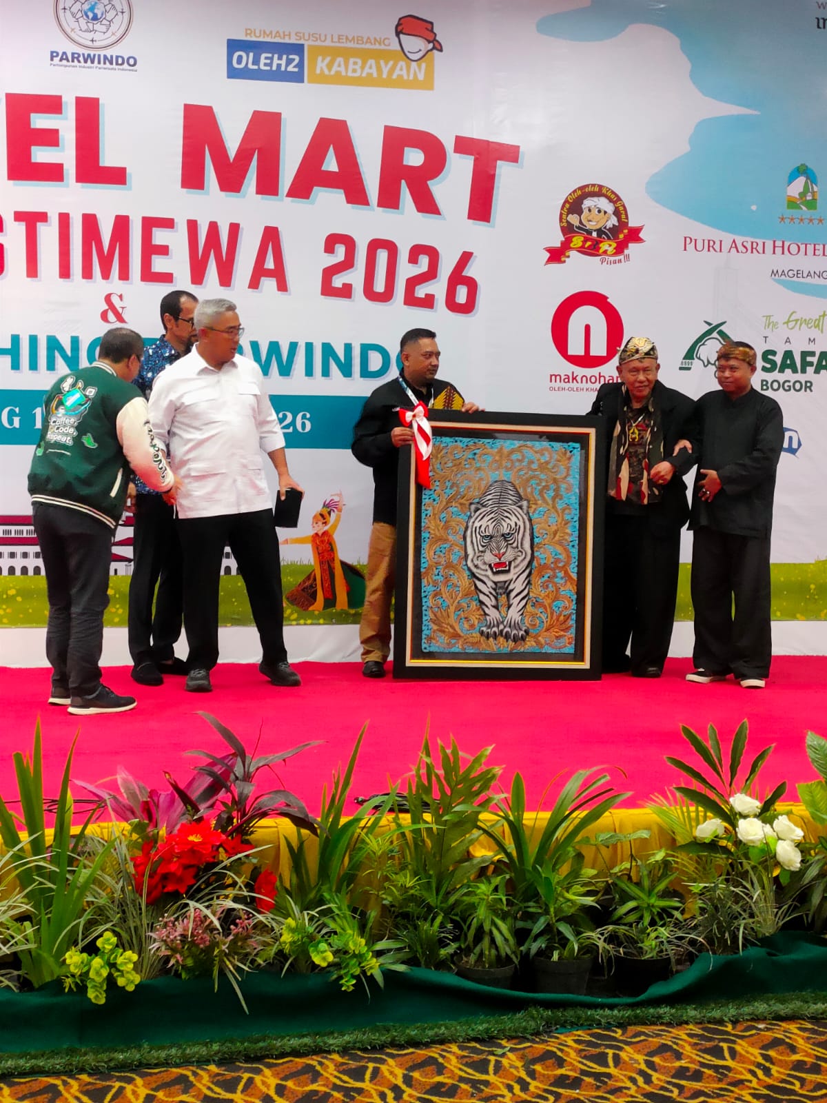 Bandung Deklarasikan Komitmen Pariwisata Berkelanjutan lewat Travel Mart Jabar dan Launching Parwindo