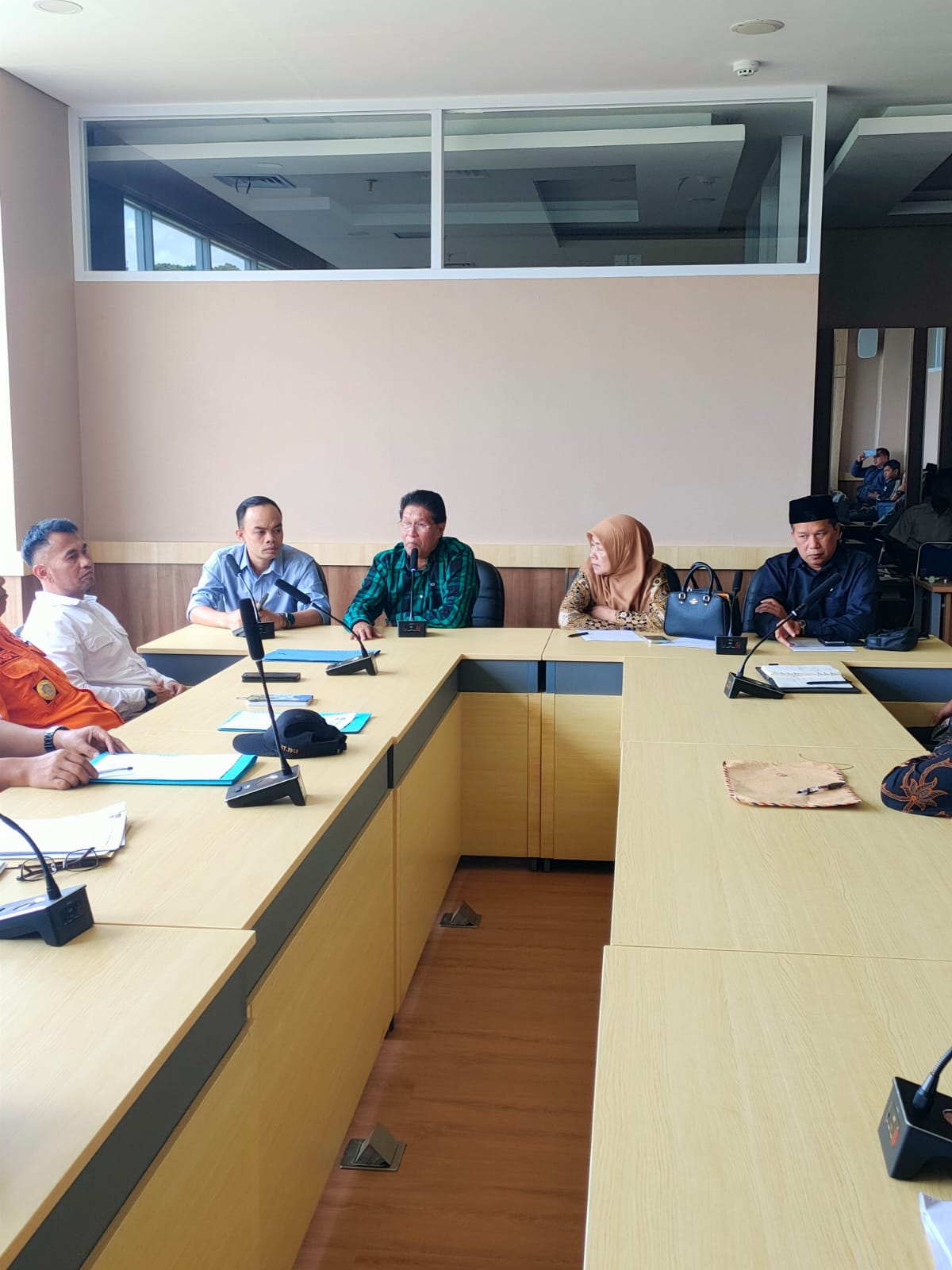 Dua Tahun Menunggu Kepastian Relokasi: Warga Cibedug Datangi DPRD Bandung Barat