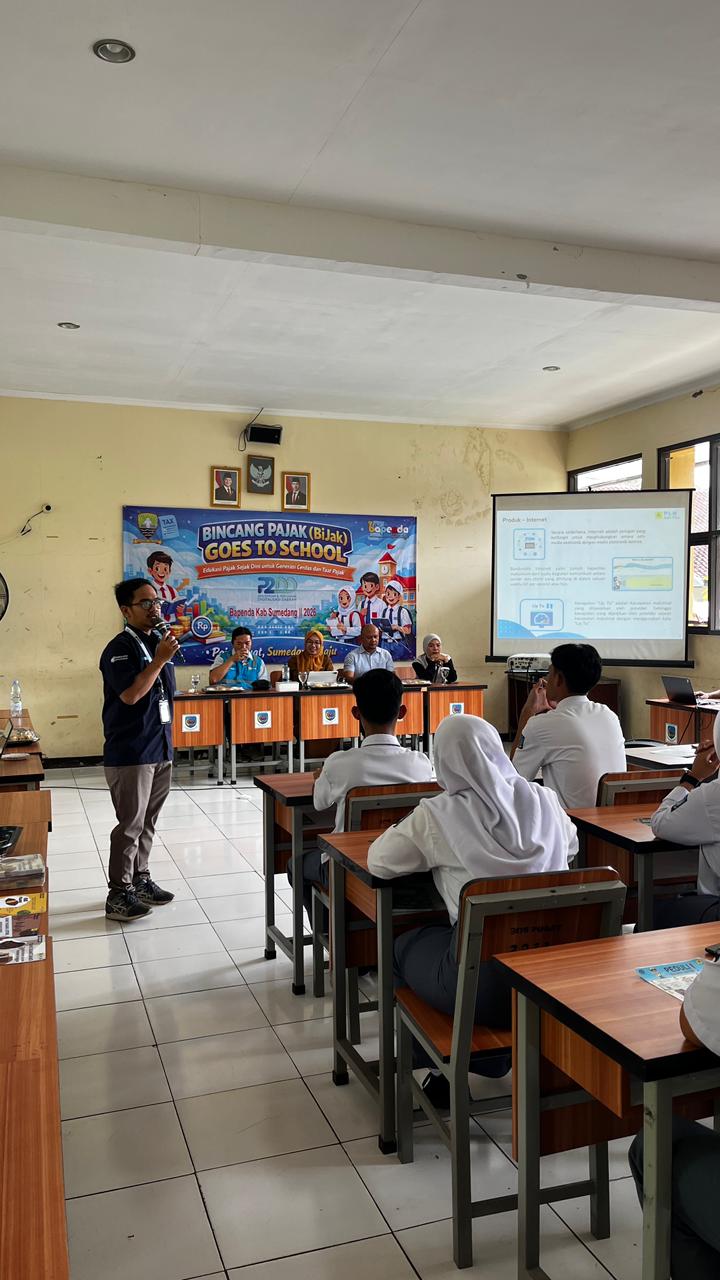 Edukasi Internet Sehat, PLN Icon Plus dan BAPENDA Sambangi SMA Negeri Situraja