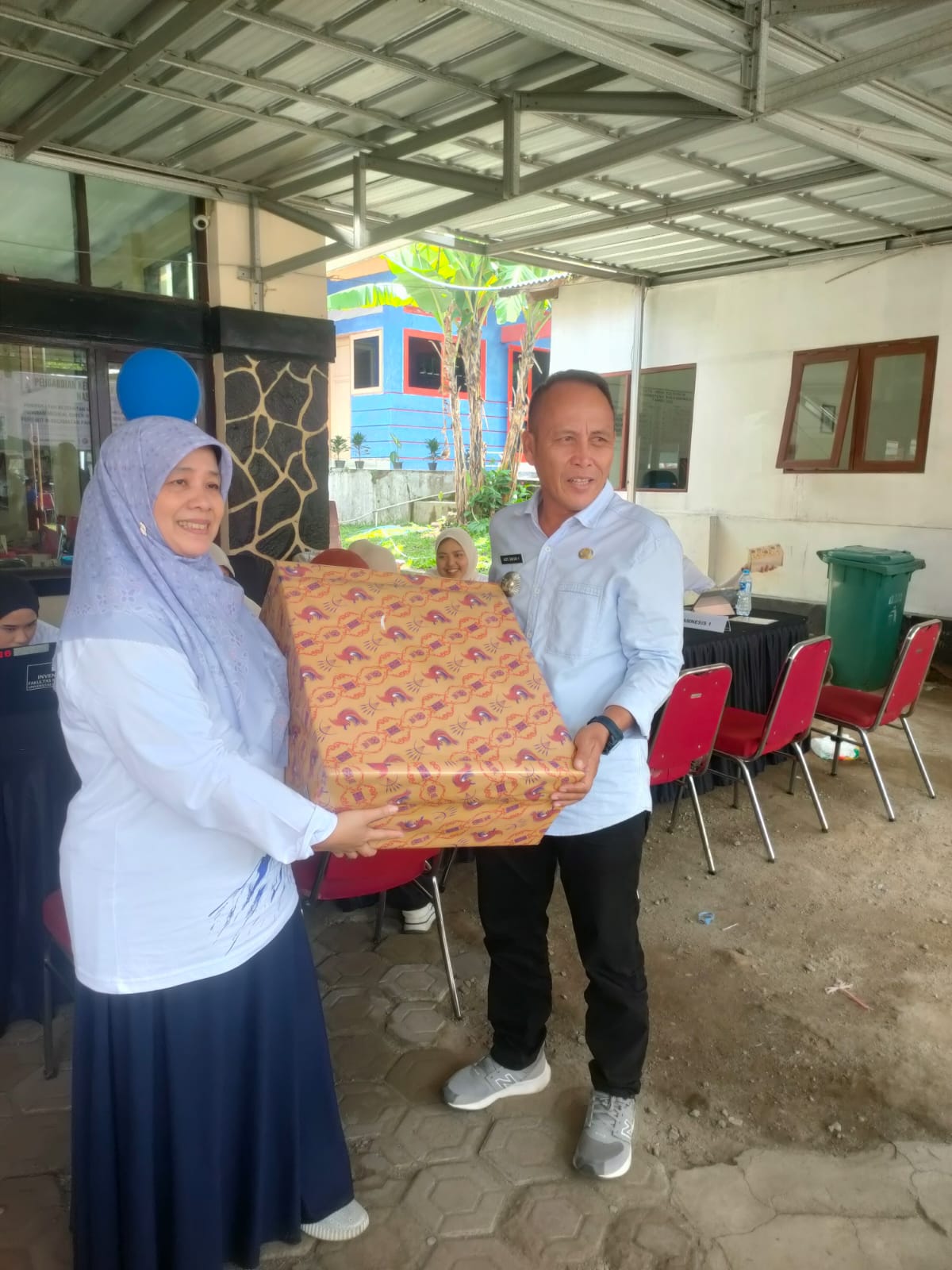 Camat Agus Ganjar Apresiasi Pengobatan Gratis Unisba di Parongpong, Warga Ikut Lebih dari 300 Orang