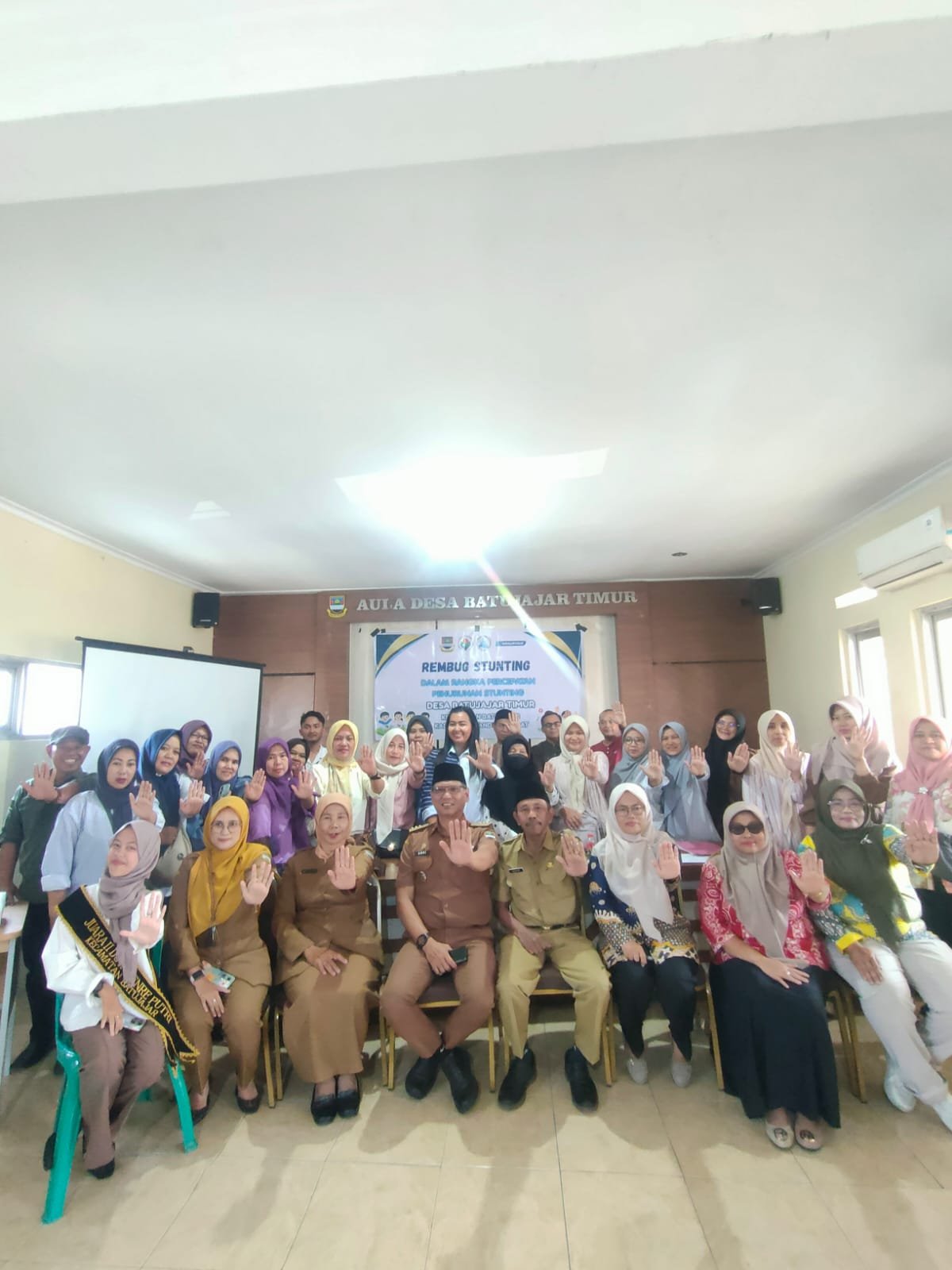 Rembug Stunting Batujajar Timur. Kades Mochtar : Walau Fiskal Terbatas Giat Zero Stunting Harus Tetap Berjalan