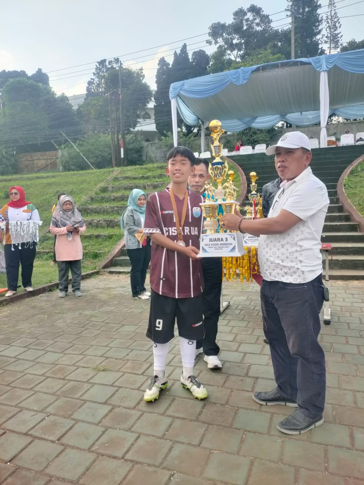 Padalarang Cetak Quattrick Juara GSI, Anggota DPRD KBB Caca Herdiana Dorong Pembinaan Talenta Sepak Bola Pelajar