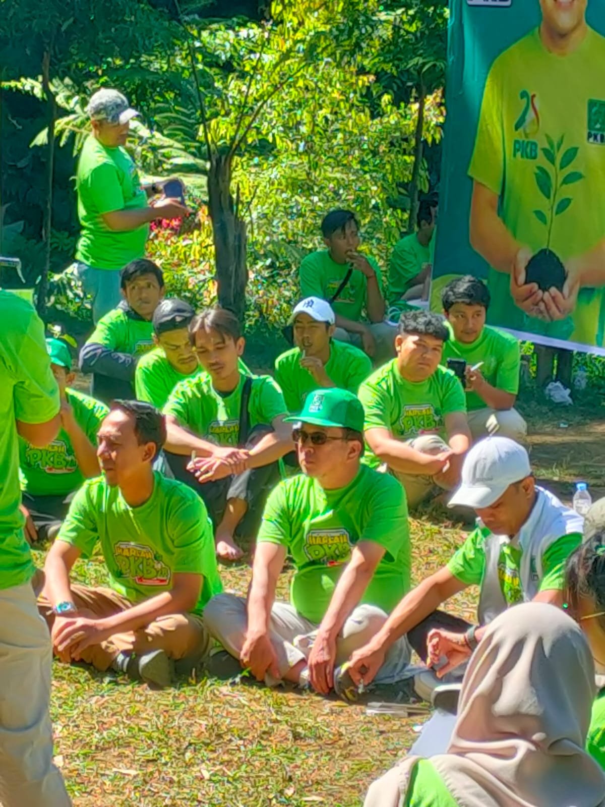 Harlah Ke-28 PKB dan Pelantikan Pengurus DPC Bandung Barat Diisi Aksi Pelestarian Lingkungan di Curug Bugbrug