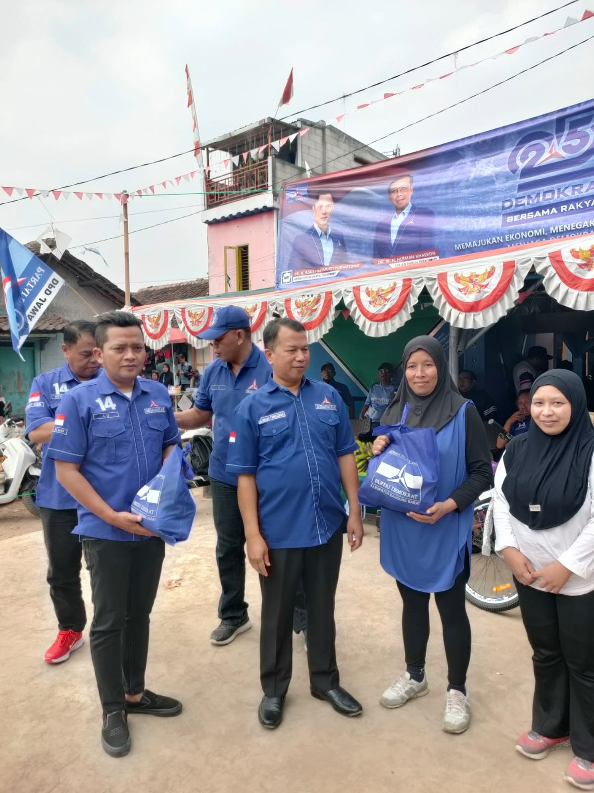 Lomba HUT RI di Margajaya, Demokrat Bandung Barat Dorong Kebersamaan dan Kedekatan dengan Warga
