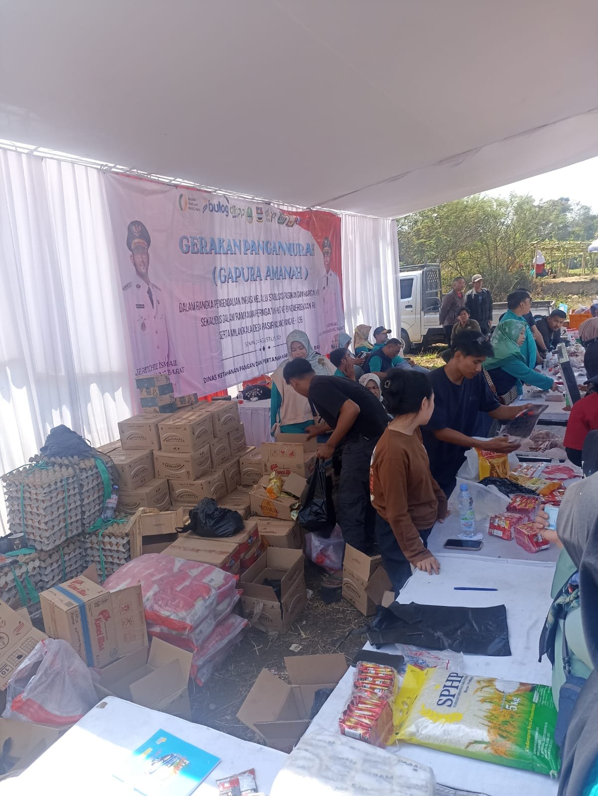 Lukmanul Hakim Pastikan Gerakan Pangan Murah Berlanjut di Bandung Barat