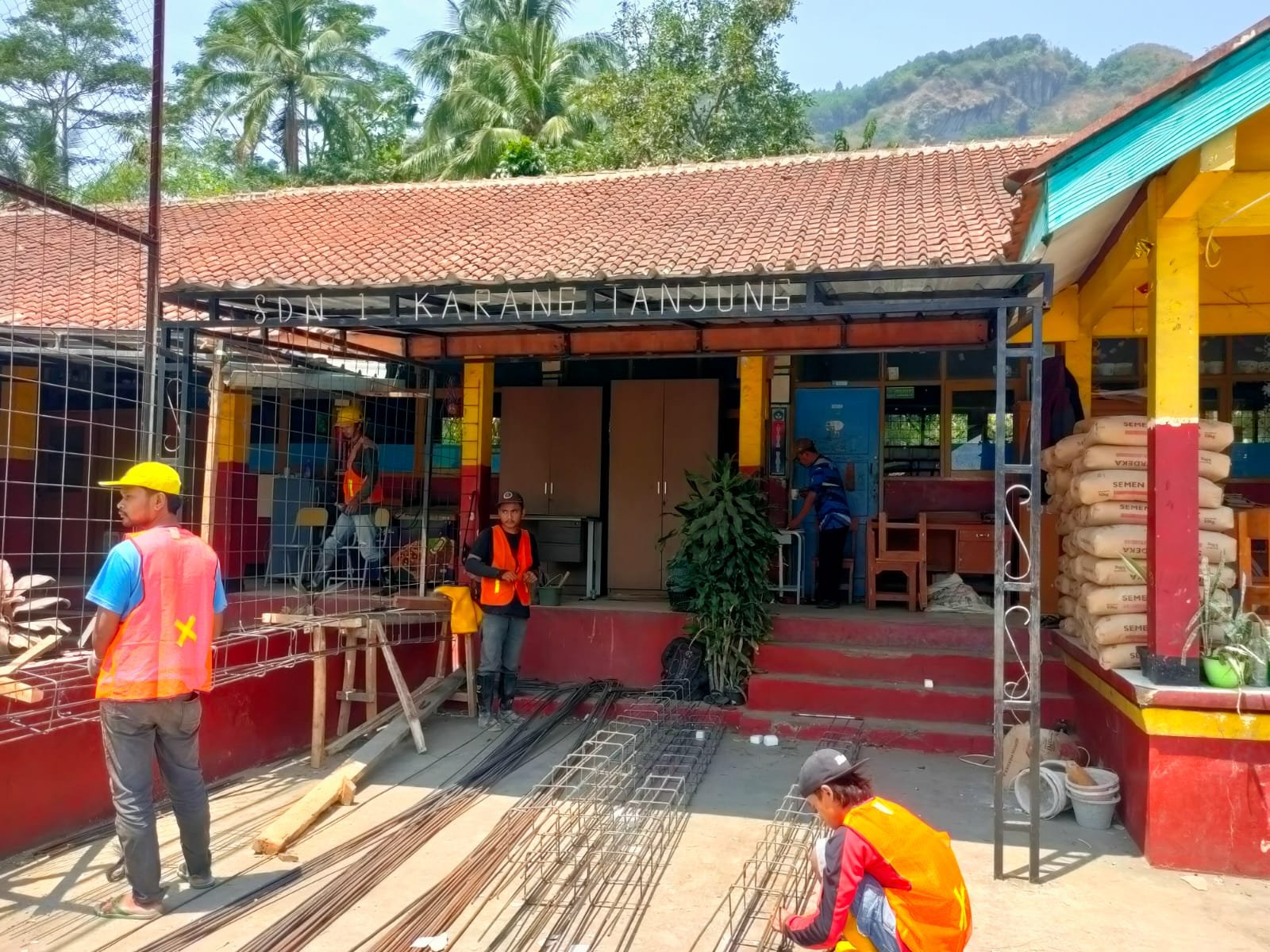Revitalisasi SD di Karangtanjung Diharapkan Tingkatkan Kenyamanan Belajar Siswa