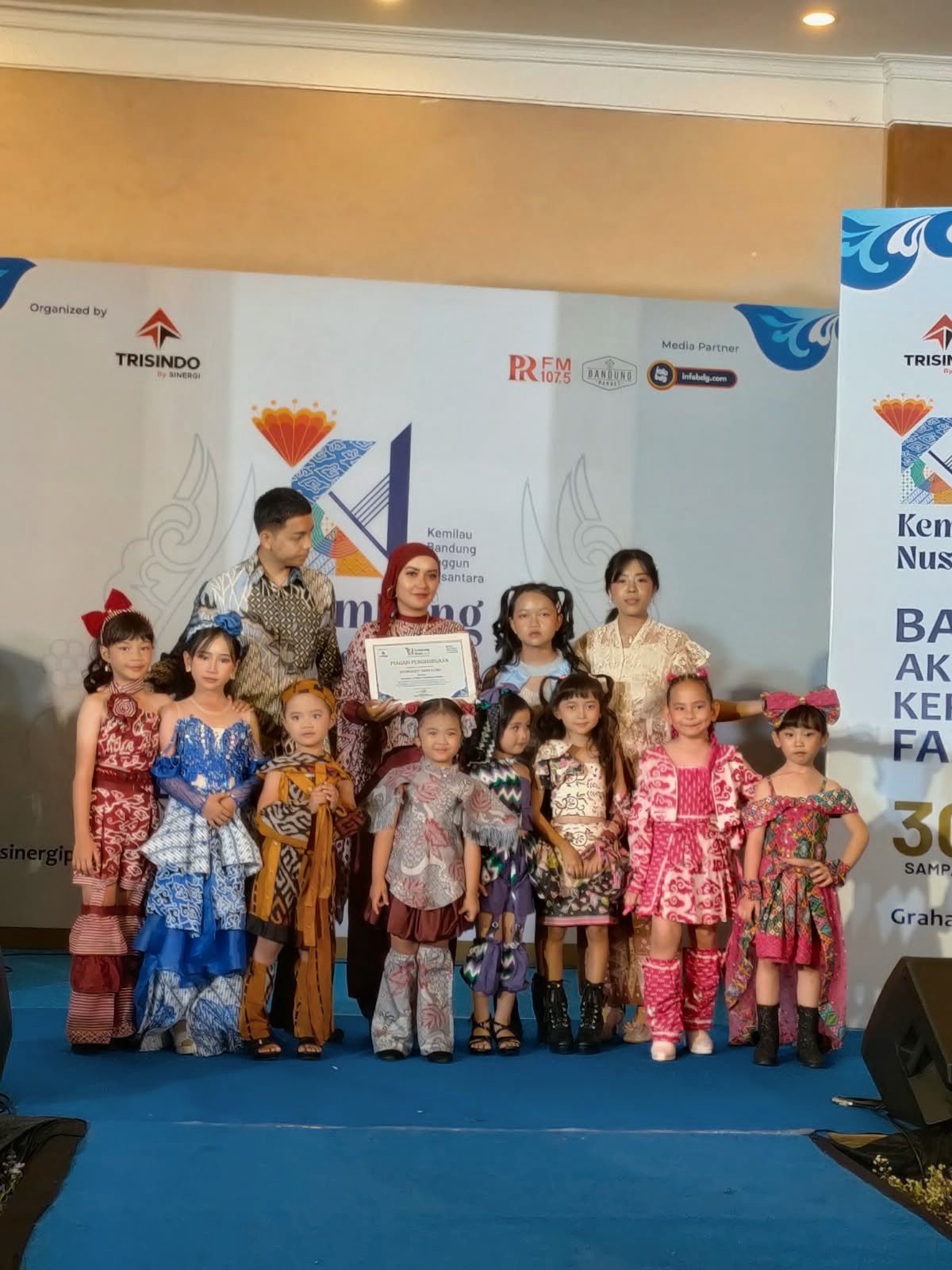 Merajut Prestasi dan Karakter: Eksistensi Nyongsqee Modelling di Panggung Kebudayaan Nusantara